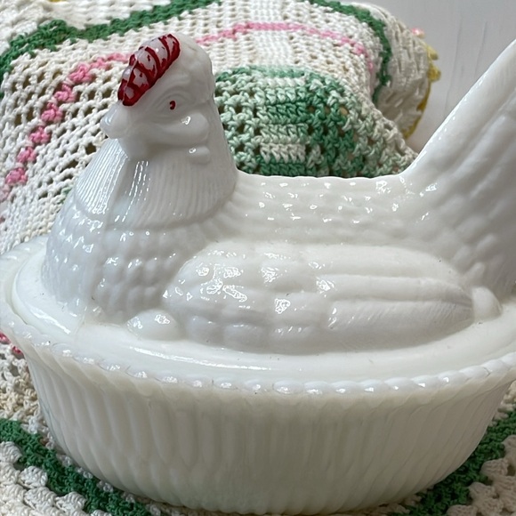 Vintage White Milk Glass Hen on the Nest Covered Dish Farmhouse Decor - Picture 2 of 8
